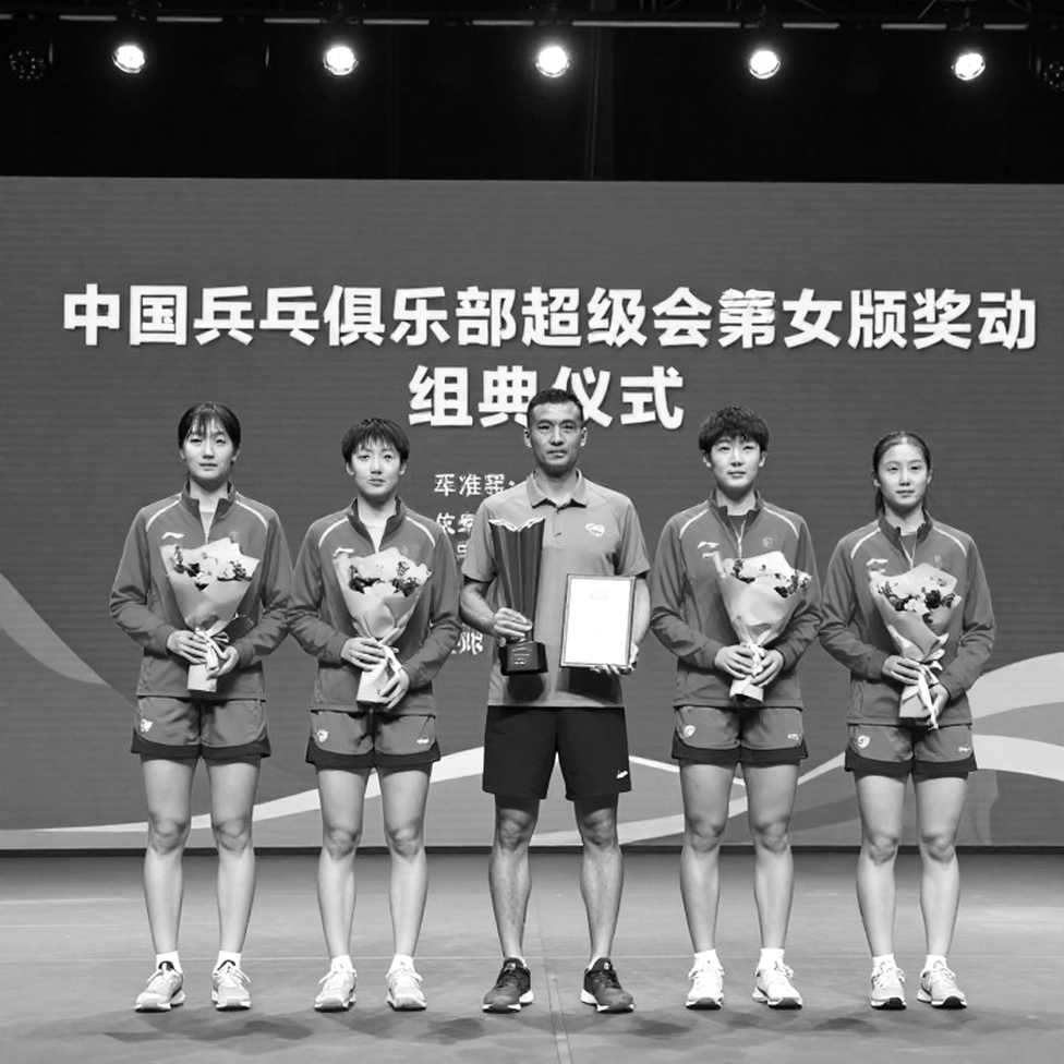 K/DA trở lại sau sáu năm: một giọng hát bị bỏ ngỏ và bài học cho phòng thương mại bóng đá