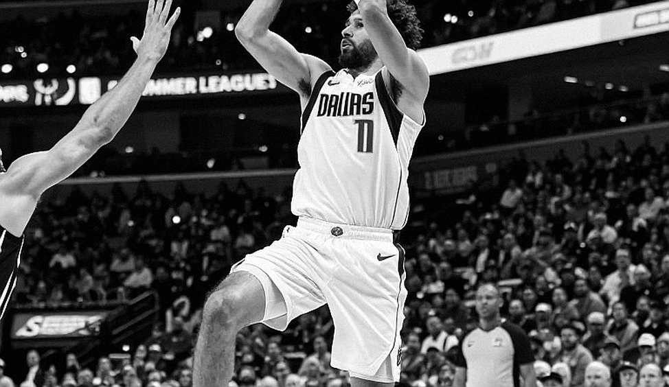 EuroLeague Vòng 3: Cú ném của Marcus Carr, cú ngã của Real Madrid và lỗ hổng mang tên Mike James