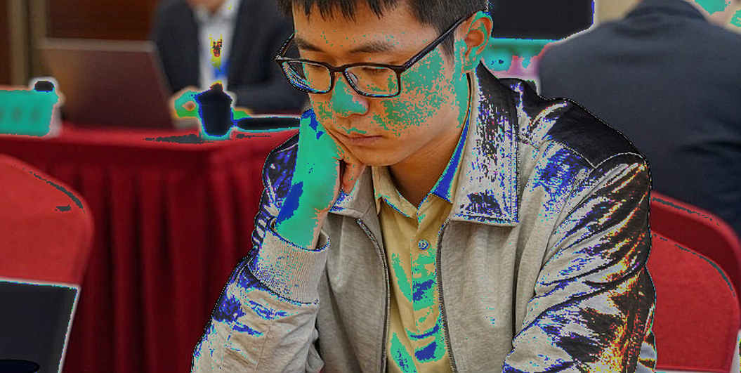 Nepomniachtchi bóp nghẹt Carlsen nhưng chỉ hạ được Sindarov trên đồng hồ: Chiến thắng hay may mắn?