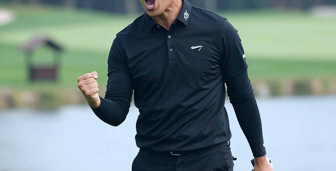 Cú thắng Walker Cup khiến Ian Poulter tự hào, con trai Luke và bố hát vang trong quán rượu Ireland