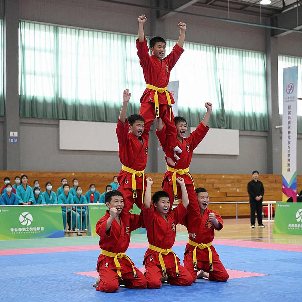 Một bảng dữ liệu trống và 24 giờ tôi không viết: chuyện kiểm chứng trong bản tin võ thuật