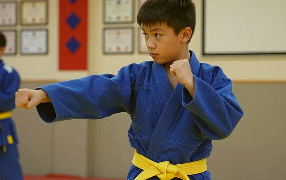 Ô trống trong bảng dữ liệu: khi bóng đá Việt Nam đọc 'thiếu số' thành 'không có vấn đề'