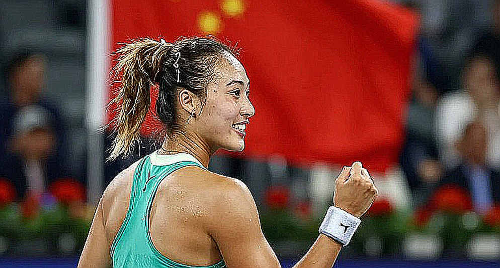 Zheng Qinwen stuns Swiatek at US Open: Comeback from 0-5 Zheng Qinwen stuns Swiatek at US Open: Comeback from 0-5