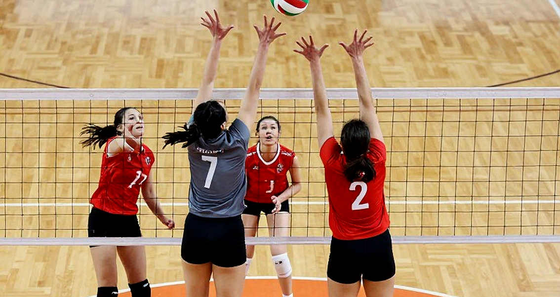 Cậu bé 13 tuổi cao 2m10 ghi 12 điểm tại giải bóng chuyền nam châu Á: lớp phù sa chưa ai khảo sát