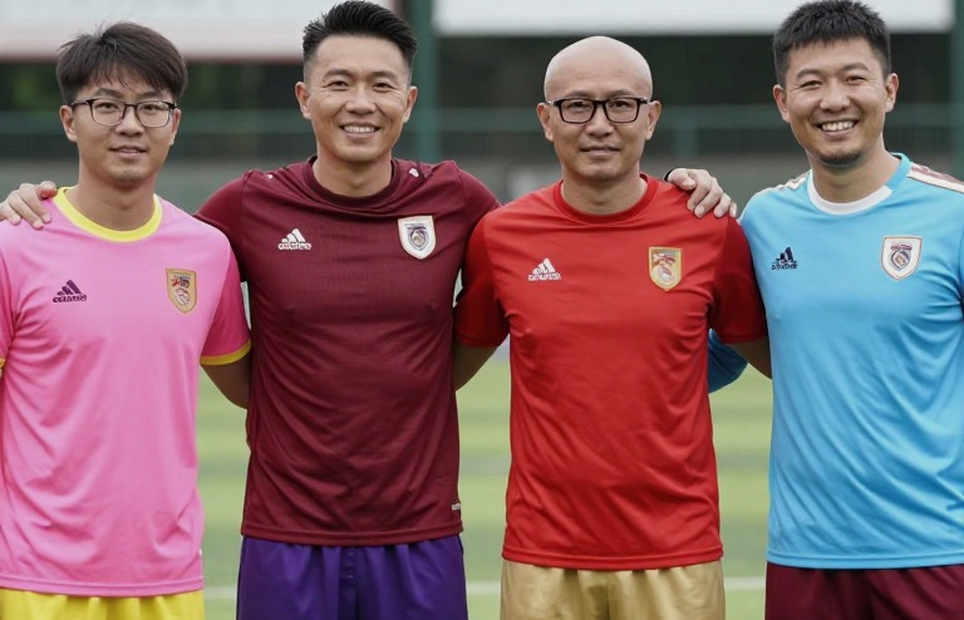 Sunderland dưới đáy Premier League: bảy vòng đấu, hai tiền đạo nằm ngoài và một bản hợp đồng ký lúc nửa đêm