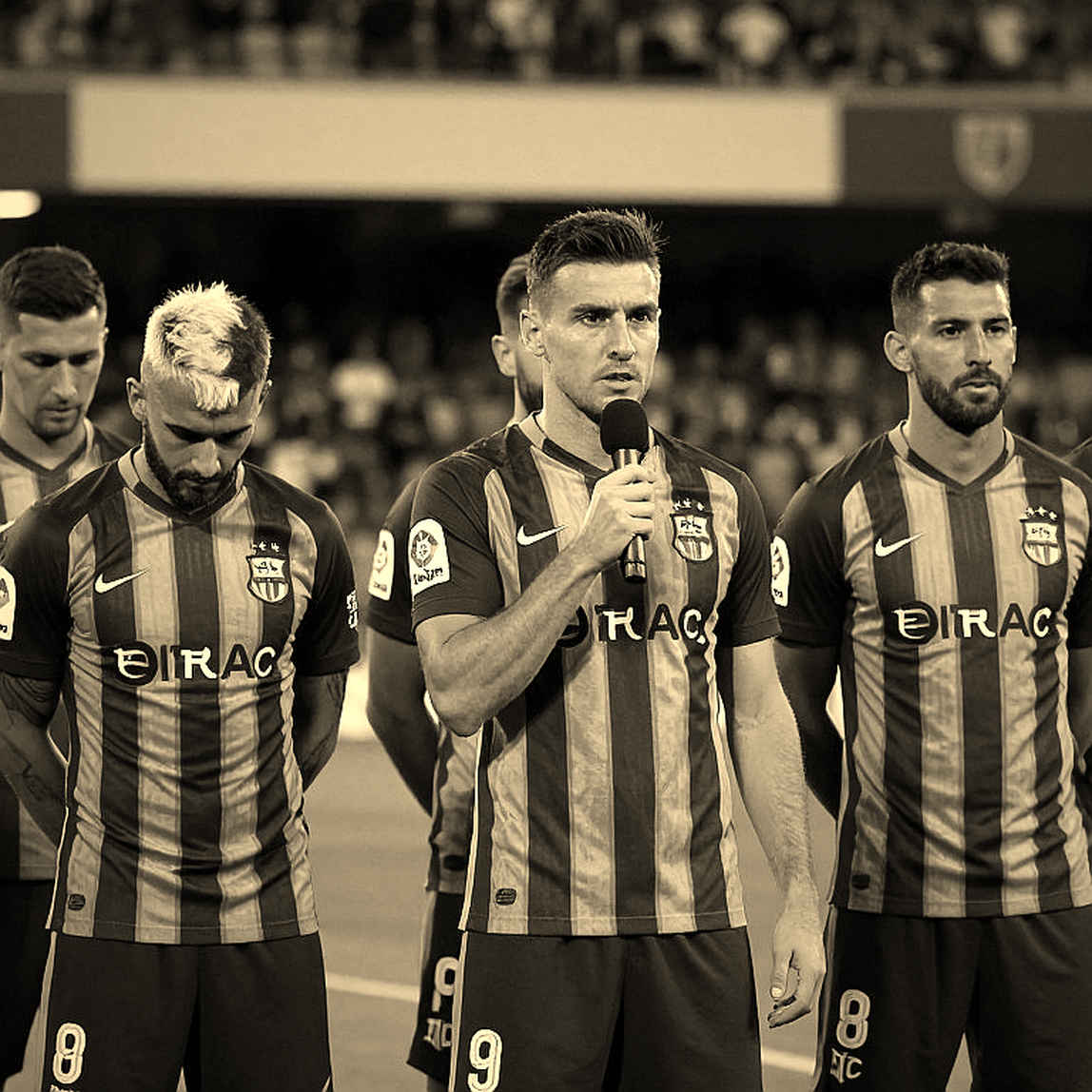 Barcelona khiếu nại PSG lên UEFA sau thất bại bốn bàn: tấm biển kinh dị, lá đơn tố cáo và bài toán thời điểm Barcelona khiếu nại PSG lên UEFA sau thất bại bốn bàn: tấm biển kinh dị, lá đơn tố cáo và bài toán thời điểm
