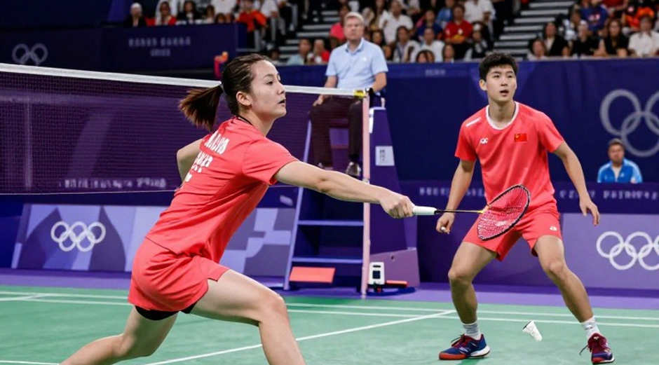 Từ 5-1 đến mười điểm liên tiếp: khoảng cách thật giữa tay vợt số 13 và số 14 thế giới Từ 5-1 đến mười điểm liên tiếp: khoảng cách thật giữa tay vợt số 13 và số 14 thế giới