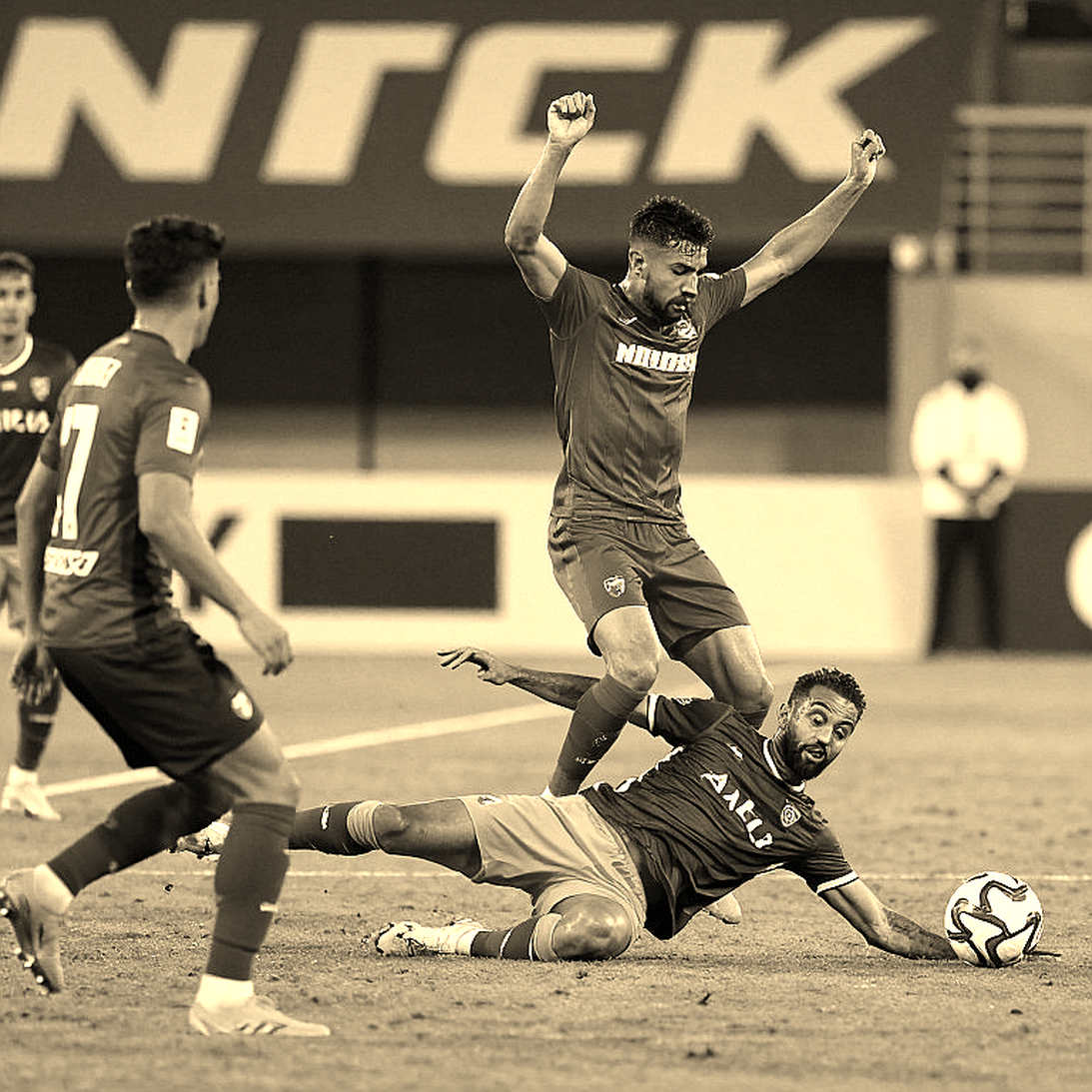 Bảng xếp hạng V-League sau vòng 3: CLB Hà Nội áp chót, nhưng cái bẫy nằm ở cột hiệu số